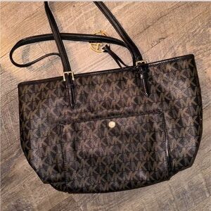 MK PURSE